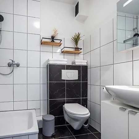 Have-A-Nice-Stay - Nahe Bahnhof Ahrensburg - 20 Minuten Nach Hamburg - Trotzdem Ruhig Gelegen - 6 Minuten Zu Fuss Ins Zentrum Ahrensburg - Modern Eingerichtet Exterior foto