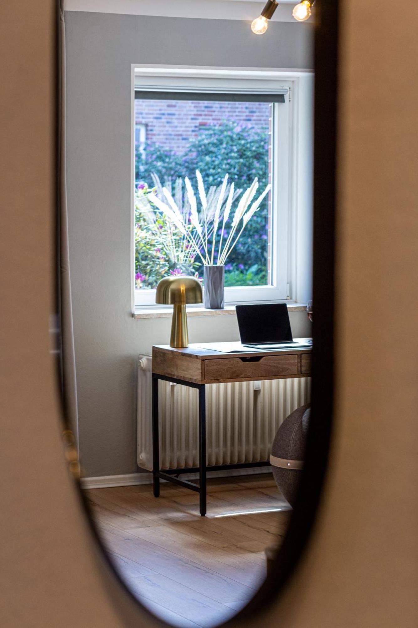 Have-a-nice-stay - Nahe Bahnhof - 20 Minuten Nach Hamburg - Trotzdem Ruhig Gelegen - 6 Minuten Zu Fuss Ins Zentrum - Modern Eingerichtet *