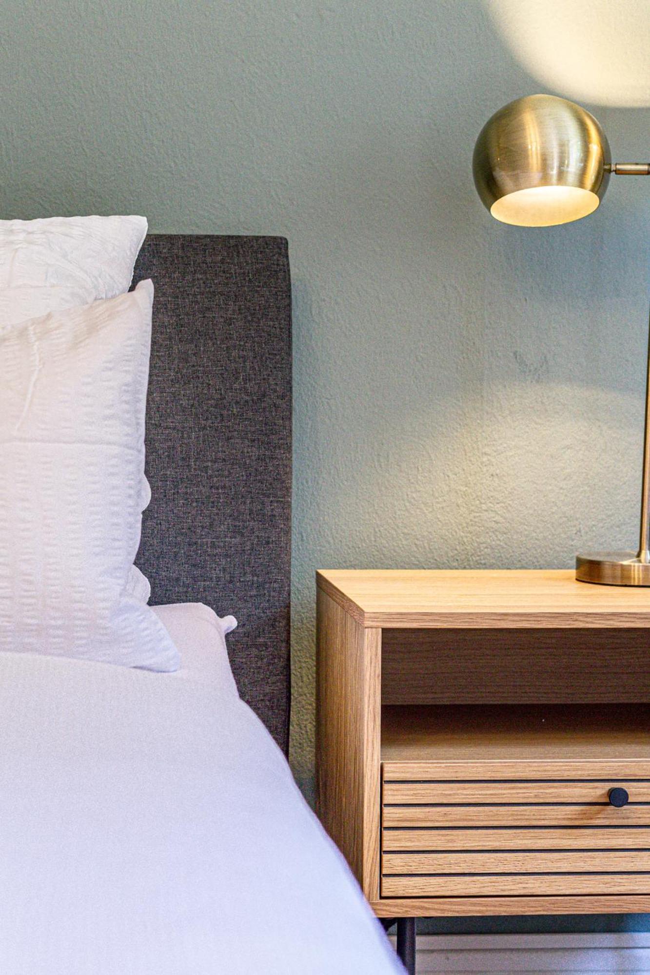 Have-a-nice-stay - Nahe Bahnhof - 20 Minuten Nach Hamburg - Trotzdem Ruhig Gelegen - 6 Minuten Zu Fuss Ins Zentrum - Modern Eingerichtet Apartment